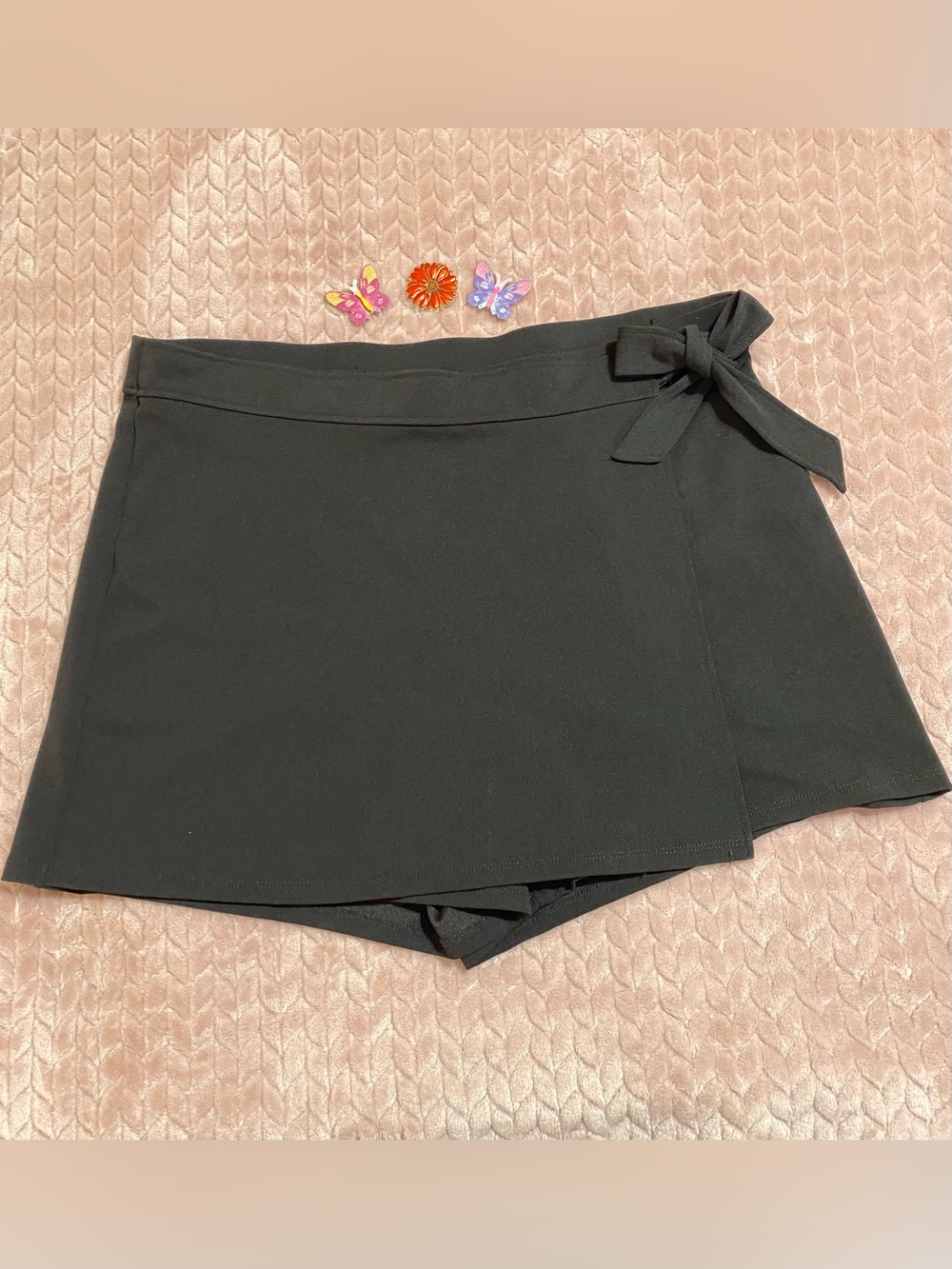 H&M Black Wrap Skort with Side Tie Size XL